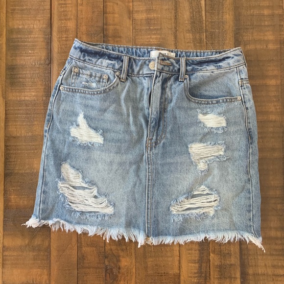 ✨light wash distressed denim skirt✨ - Picture 2 of 3